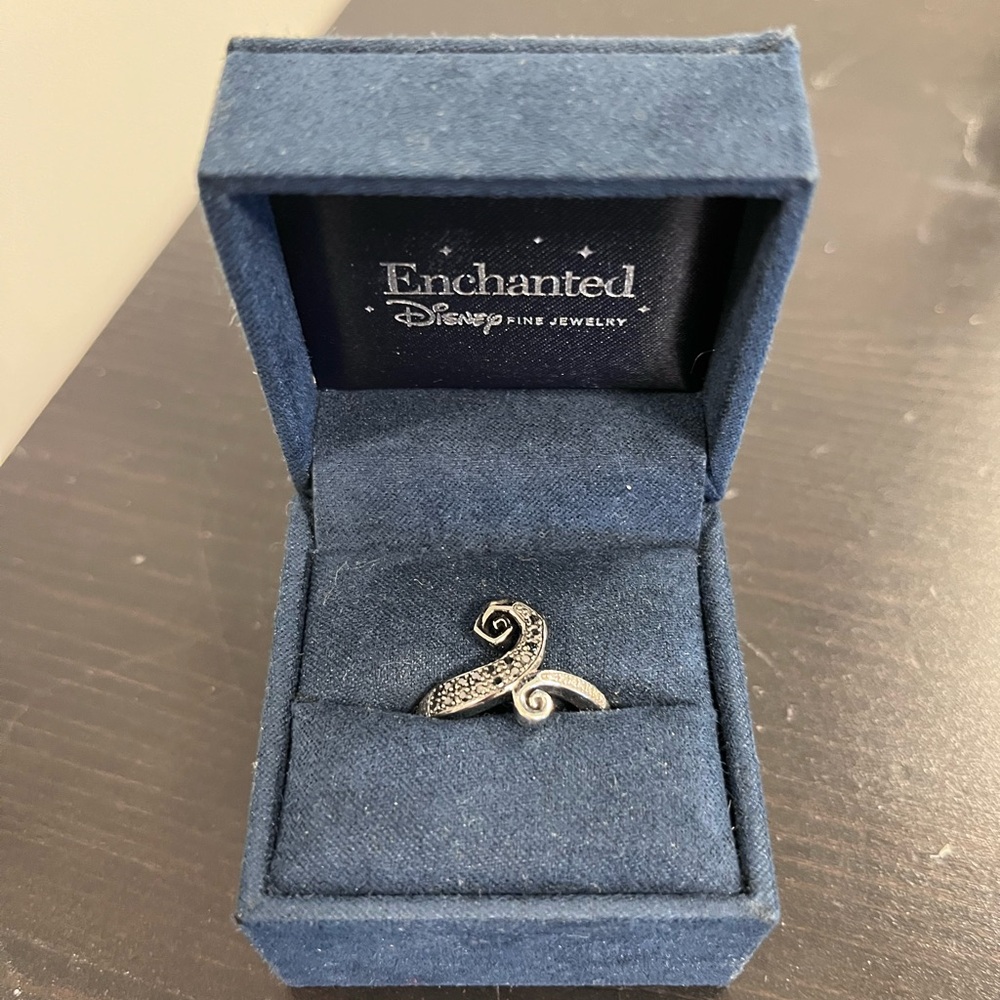 Disney Enchanted Collection Ring - Picture 5 of 5